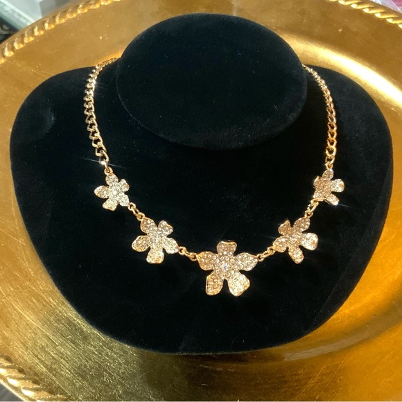 Lilly Pulitzer NECKLACE “Beach Club Blooms” SPARKLING CRYSTAL GOLD FLOWER CHAIN - Picture 7 of 11
